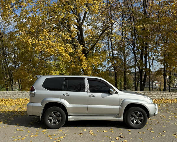 Сірий Тойота Ленд Крузер Прадо, об'ємом двигуна 2.69 л та пробігом 242 тис. км за 14800 $, фото 6 на Automoto.ua