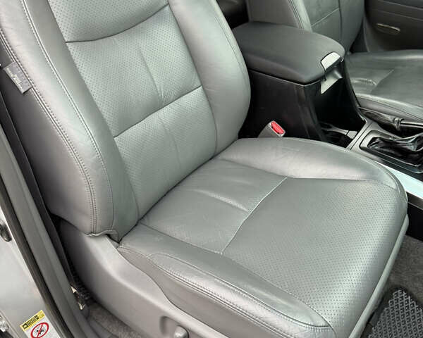 Серый Тойота Ленд Крузер Прадо, объемом двигателя 4 л и пробегом 330 тыс. км за 13350 $, фото 22 на Automoto.ua