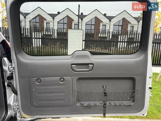 Серый Тойота Ленд Крузер Прадо, объемом двигателя 4 л и пробегом 330 тыс. км за 13350 $, фото 38 на Automoto.ua