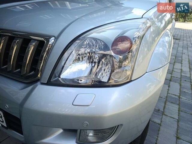 Серый Тойота Ленд Крузер Прадо, объемом двигателя 4 л и пробегом 218 тыс. км за 18000 $, фото 19 на Automoto.ua