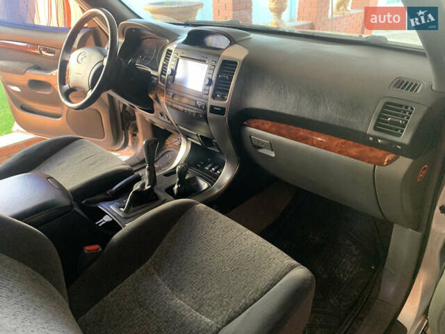 Сірий Тойота Ленд Крузер Прадо, об'ємом двигуна 3.96 л та пробігом 177 тис. км за 18500 $, фото 3 на Automoto.ua