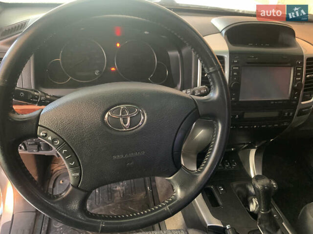 Сірий Тойота Ленд Крузер Прадо, об'ємом двигуна 3.96 л та пробігом 177 тис. км за 18500 $, фото 25 на Automoto.ua