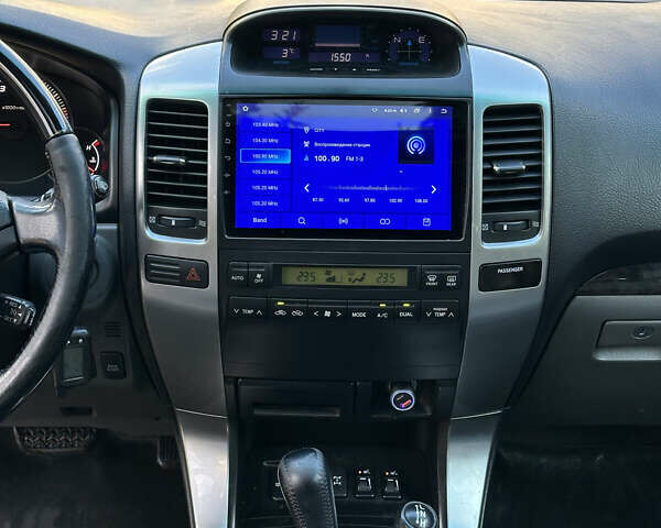 Серый Тойота Ленд Крузер Прадо, объемом двигателя 4 л и пробегом 262 тыс. км за 18000 $, фото 27 на Automoto.ua