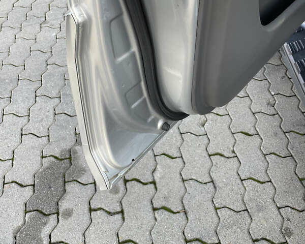 Серый Тойота Ленд Крузер Прадо, объемом двигателя 4 л и пробегом 298 тыс. км за 16500 $, фото 9 на Automoto.ua