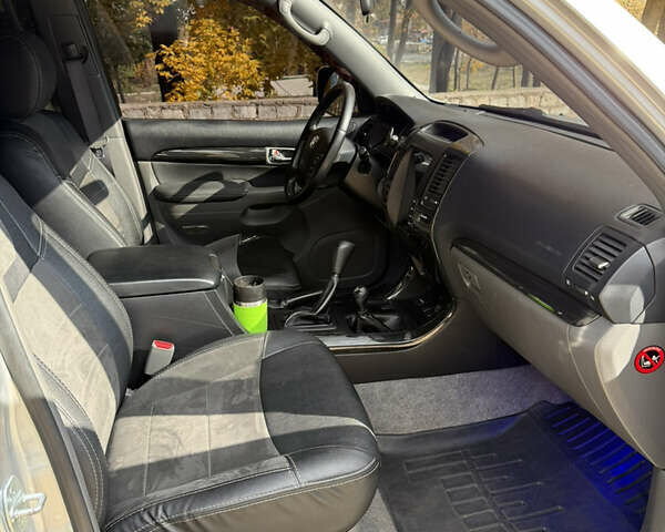 Сірий Тойота Ленд Крузер Прадо, об'ємом двигуна 2.69 л та пробігом 242 тис. км за 14800 $, фото 13 на Automoto.ua