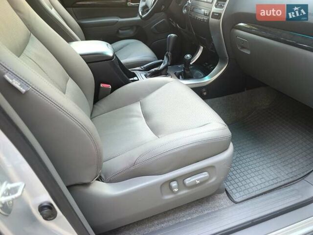 Серый Тойота Ленд Крузер Прадо, объемом двигателя 4 л и пробегом 218 тыс. км за 18000 $, фото 38 на Automoto.ua