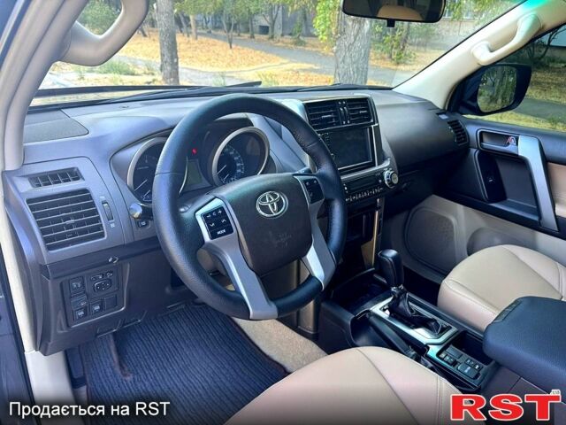 Серый Тойота Ленд Крузер Прадо, объемом двигателя 2.7 л и пробегом 255 тыс. км за 21900 $, фото 3 на Automoto.ua