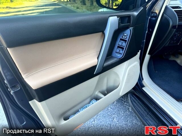 Серый Тойота Ленд Крузер Прадо, объемом двигателя 2.7 л и пробегом 255 тыс. км за 21900 $, фото 6 на Automoto.ua