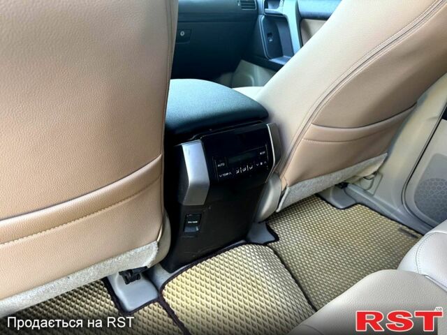 Серый Тойота Ленд Крузер Прадо, объемом двигателя 2.7 л и пробегом 255 тыс. км за 21900 $, фото 9 на Automoto.ua