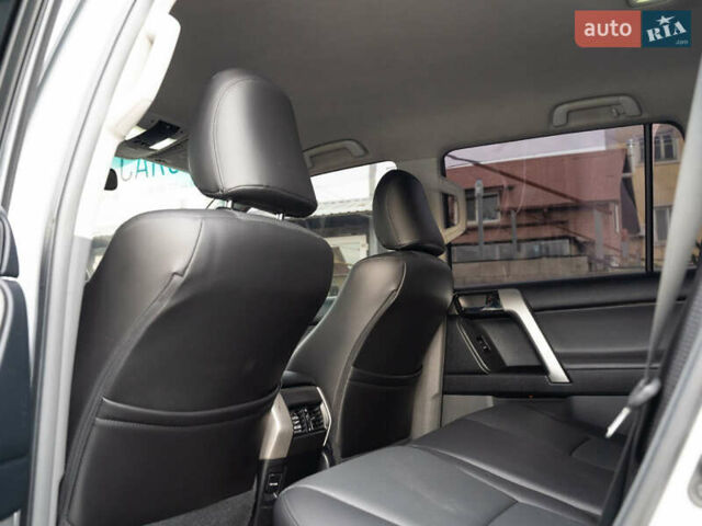 Сірий Тойота Ленд Крузер Прадо, об'ємом двигуна 3.96 л та пробігом 232 тис. км за 22900 $, фото 29 на Automoto.ua