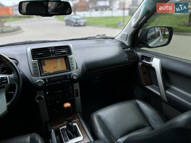 Серый Тойота Ленд Крузер Прадо, объемом двигателя 4 л и пробегом 220 тыс. км за 24300 $, фото 24 на Automoto.ua