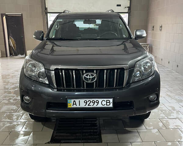 Серый Тойота Ленд Крузер Прадо, объемом двигателя 3 л и пробегом 478 тыс. км за 21500 $, фото 2 на Automoto.ua