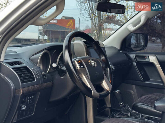 Серый Тойота Ленд Крузер Прадо, объемом двигателя 2.7 л и пробегом 198 тыс. км за 17850 $, фото 3 на Automoto.ua