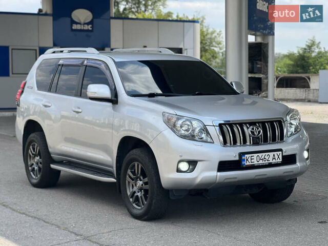 Сірий Тойота Ленд Крузер Прадо, об'ємом двигуна 4 л та пробігом 256 тис. км за 23900 $, фото 2 на Automoto.ua