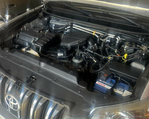 Серый Тойота Ленд Крузер Прадо, объемом двигателя 2.69 л и пробегом 248 тыс. км за 18777 $, фото 6 на Automoto.ua