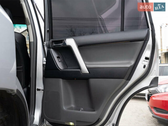 Сірий Тойота Ленд Крузер Прадо, об'ємом двигуна 3.96 л та пробігом 232 тис. км за 22900 $, фото 32 на Automoto.ua