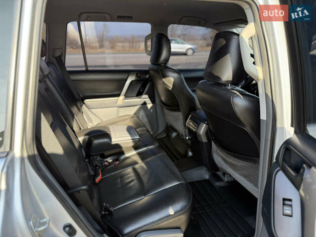 Серый Тойота Ленд Крузер Прадо, объемом двигателя 2.7 л и пробегом 200 тыс. км за 18499 $, фото 11 на Automoto.ua