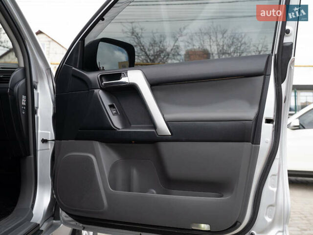 Сірий Тойота Ленд Крузер Прадо, об'ємом двигуна 3.96 л та пробігом 232 тис. км за 22900 $, фото 27 на Automoto.ua