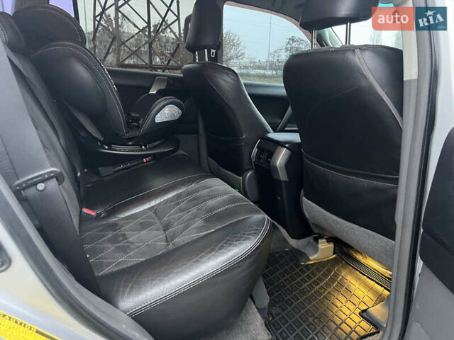 Серый Тойота Ленд Крузер Прадо, объемом двигателя 2.98 л и пробегом 210 тыс. км за 22999 $, фото 14 на Automoto.ua