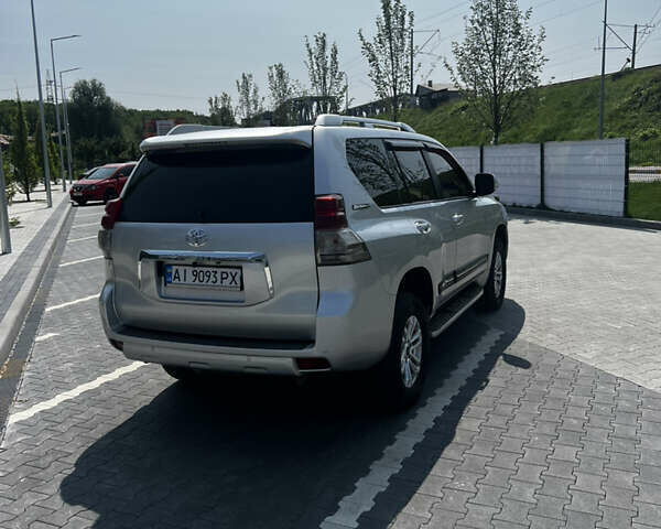 Сірий Тойота Ленд Крузер Прадо, об'ємом двигуна 2.69 л та пробігом 248 тис. км за 18300 $, фото 3 на Automoto.ua