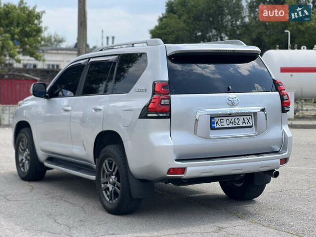 Сірий Тойота Ленд Крузер Прадо, об'ємом двигуна 4 л та пробігом 256 тис. км за 23900 $, фото 17 на Automoto.ua