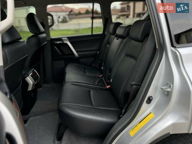 Серый Тойота Ленд Крузер Прадо, объемом двигателя 4 л и пробегом 220 тыс. км за 24300 $, фото 39 на Automoto.ua