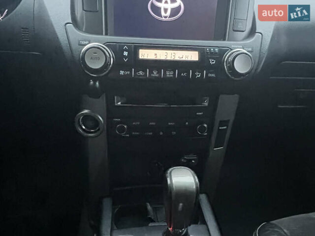 Серый Тойота Ленд Крузер Прадо, объемом двигателя 2.98 л и пробегом 210 тыс. км за 22999 $, фото 17 на Automoto.ua