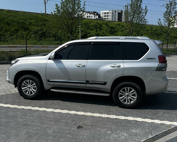 Сірий Тойота Ленд Крузер Прадо, об'ємом двигуна 2.69 л та пробігом 248 тис. км за 18300 $, фото 1 на Automoto.ua