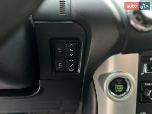 Серый Тойота Ленд Крузер Прадо, объемом двигателя 4 л и пробегом 220 тыс. км за 24300 $, фото 36 на Automoto.ua