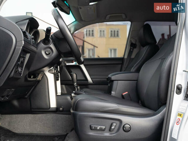 Сірий Тойота Ленд Крузер Прадо, об'ємом двигуна 3.96 л та пробігом 232 тис. км за 22900 $, фото 17 на Automoto.ua