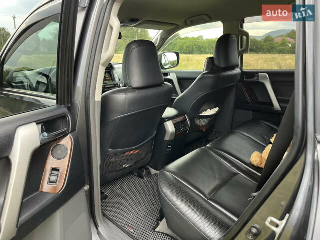 Сірий Тойота Ленд Крузер Прадо, об'ємом двигуна 2.98 л та пробігом 240 тис. км за 24500 $, фото 5 на Automoto.ua