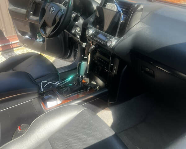 Серый Тойота Ленд Крузер Прадо, объемом двигателя 2.69 л и пробегом 248 тыс. км за 18777 $, фото 8 на Automoto.ua