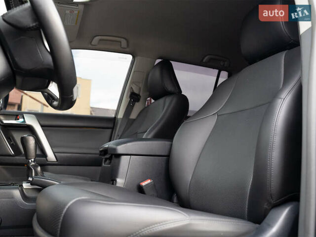 Сірий Тойота Ленд Крузер Прадо, об'ємом двигуна 3.96 л та пробігом 232 тис. км за 22900 $, фото 23 на Automoto.ua