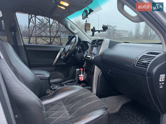 Серый Тойота Ленд Крузер Прадо, объемом двигателя 2.98 л и пробегом 210 тыс. км за 22999 $, фото 19 на Automoto.ua