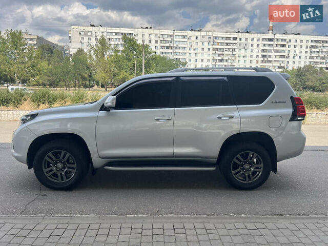 Сірий Тойота Ленд Крузер Прадо, об'ємом двигуна 4 л та пробігом 256 тис. км за 23900 $, фото 5 на Automoto.ua