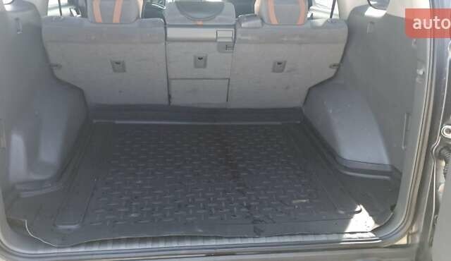 Серый Тойота Ленд Крузер Прадо, объемом двигателя 3 л и пробегом 158 тыс. км за 25000 $, фото 10 на Automoto.ua