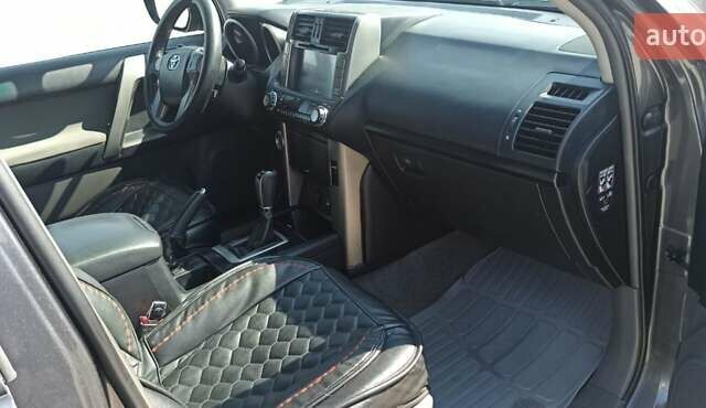 Серый Тойота Ленд Крузер Прадо, объемом двигателя 3 л и пробегом 158 тыс. км за 25000 $, фото 20 на Automoto.ua