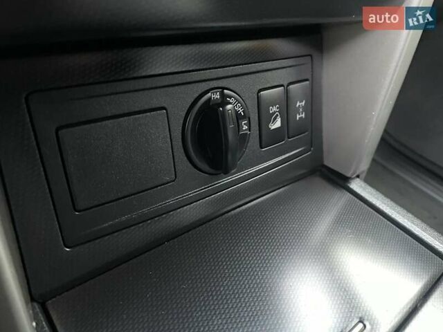 Серый Тойота Ленд Крузер Прадо, объемом двигателя 4 л и пробегом 240 тыс. км за 22950 $, фото 23 на Automoto.ua