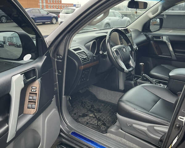 Серый Тойота Ленд Крузер Прадо, объемом двигателя 2.98 л и пробегом 139 тыс. км за 28000 $, фото 6 на Automoto.ua