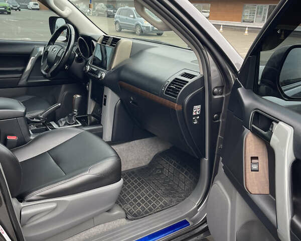 Серый Тойота Ленд Крузер Прадо, объемом двигателя 2.98 л и пробегом 139 тыс. км за 28000 $, фото 7 на Automoto.ua