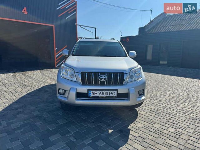 Серый Тойота Ленд Крузер Прадо, объемом двигателя 2.69 л и пробегом 104 тыс. км за 21500 $, фото 4 на Automoto.ua