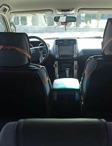 Серый Тойота Ленд Крузер Прадо, объемом двигателя 3 л и пробегом 158 тыс. км за 25000 $, фото 25 на Automoto.ua