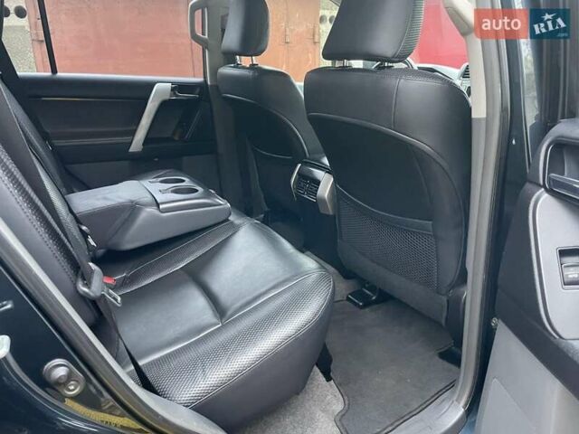 Серый Тойота Ленд Крузер Прадо, объемом двигателя 4 л и пробегом 240 тыс. км за 22950 $, фото 15 на Automoto.ua