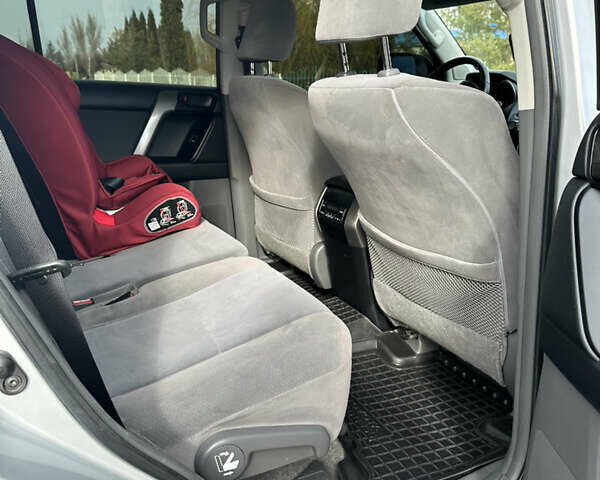 Серый Тойота Ленд Крузер Прадо, объемом двигателя 2.69 л и пробегом 104 тыс. км за 21500 $, фото 7 на Automoto.ua