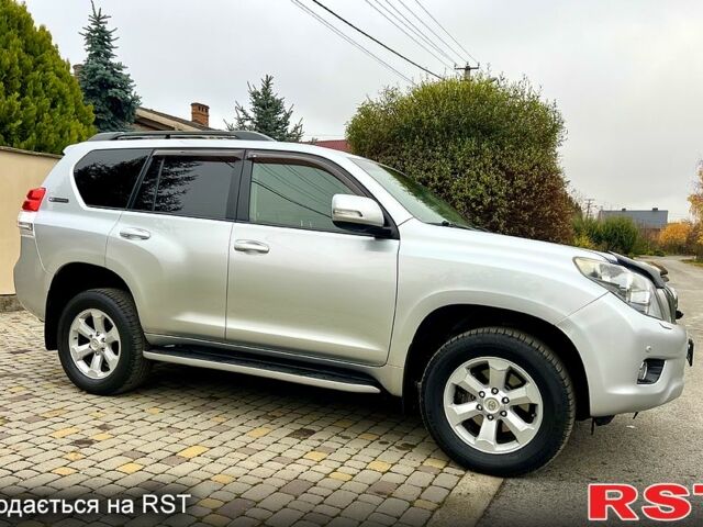 Серый Тойота Ленд Крузер Прадо, объемом двигателя 4 л и пробегом 272 тыс. км за 22700 $, фото 1 на Automoto.ua