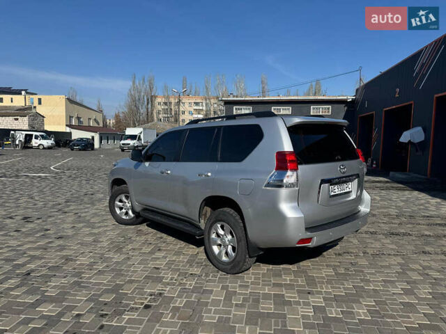 Серый Тойота Ленд Крузер Прадо, объемом двигателя 2.69 л и пробегом 104 тыс. км за 21500 $, фото 1 на Automoto.ua