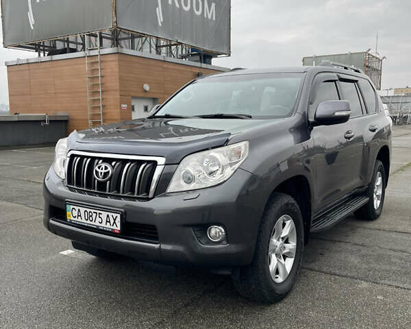 Серый Тойота Ленд Крузер Прадо, объемом двигателя 2.98 л и пробегом 139 тыс. км за 28000 $, фото 1 на Automoto.ua