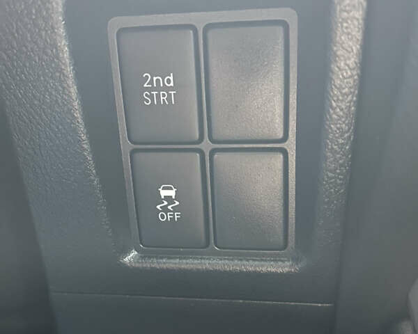 Серый Тойота Ленд Крузер Прадо, объемом двигателя 2.98 л и пробегом 139 тыс. км за 28000 $, фото 30 на Automoto.ua