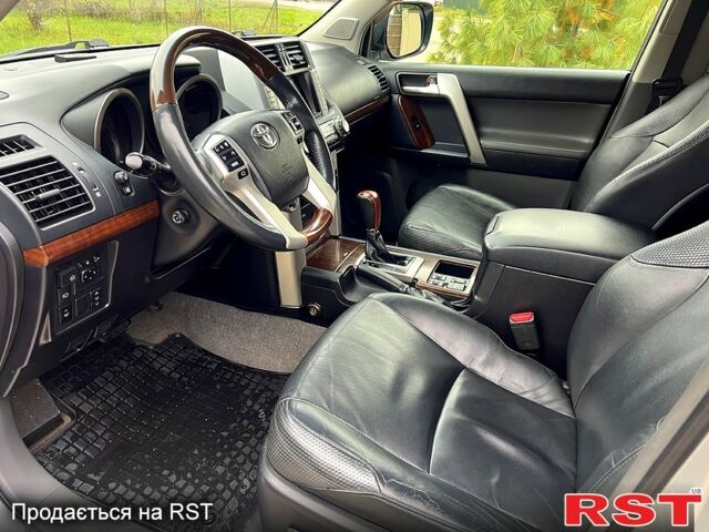 Серый Тойота Ленд Крузер Прадо, объемом двигателя 4 л и пробегом 272 тыс. км за 22700 $, фото 9 на Automoto.ua