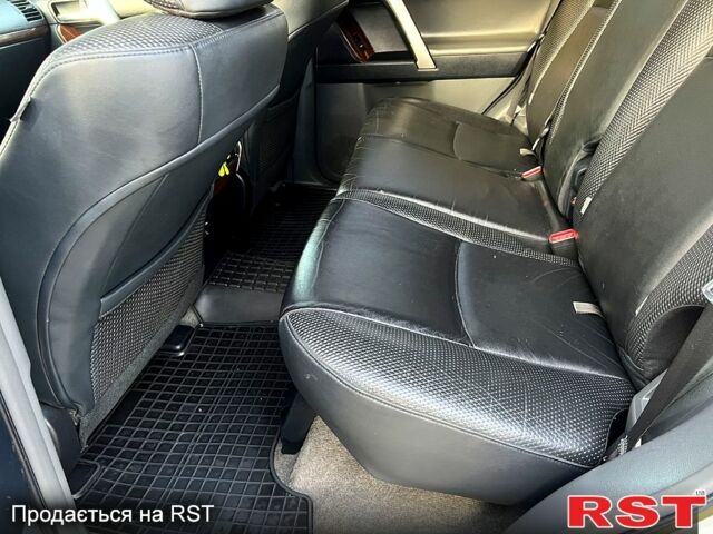 Серый Тойота Ленд Крузер Прадо, объемом двигателя 4 л и пробегом 272 тыс. км за 22700 $, фото 11 на Automoto.ua